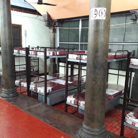 Devasthanam Lodge Thiruvananthapuram Bagian luar foto