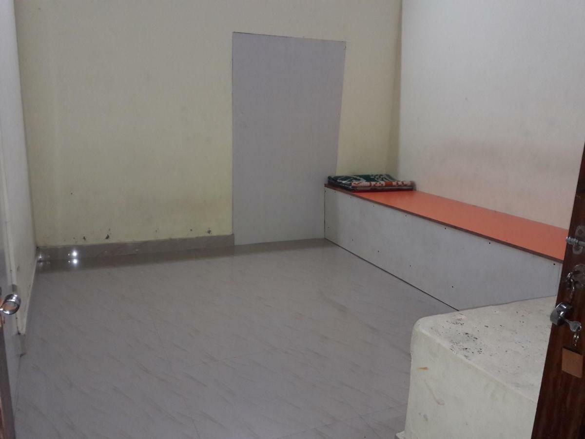 Devasthanam Lodge Thiruvananthapuram Bagian luar foto