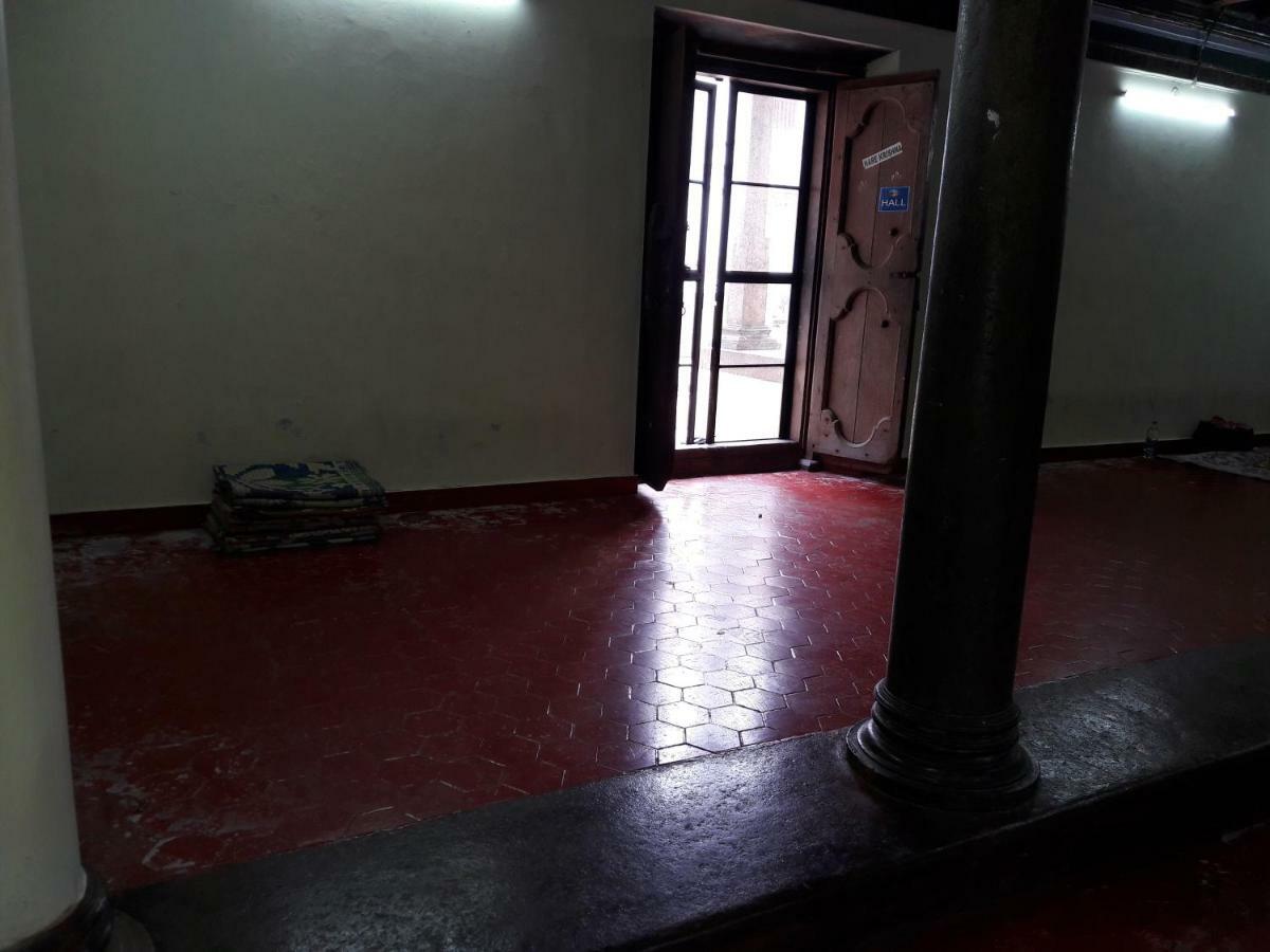 Devasthanam Lodge Thiruvananthapuram Bagian luar foto