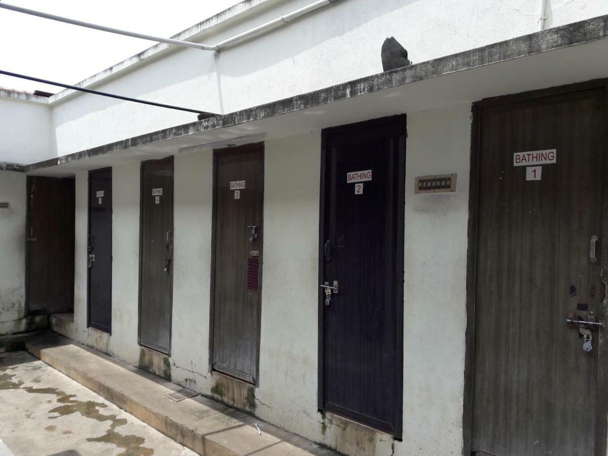 Devasthanam Lodge Thiruvananthapuram Bagian luar foto
