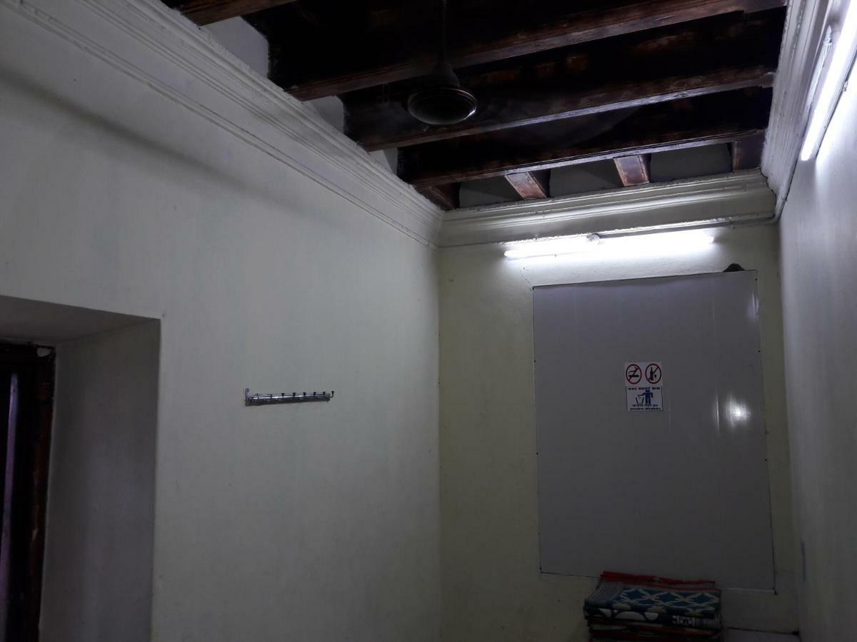 Devasthanam Lodge Thiruvananthapuram Bagian luar foto