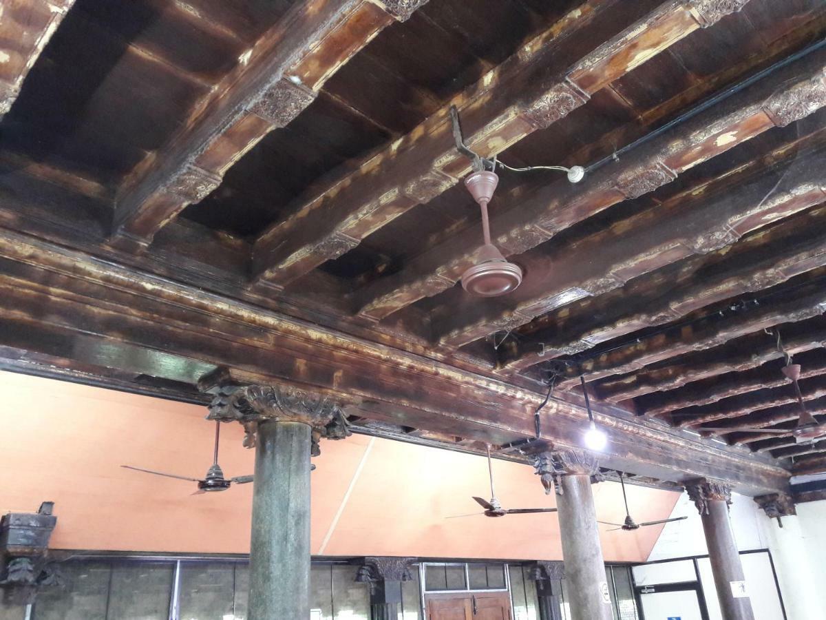 Devasthanam Lodge Thiruvananthapuram Bagian luar foto